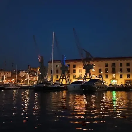 Pietra Di Mare, Porto Antico